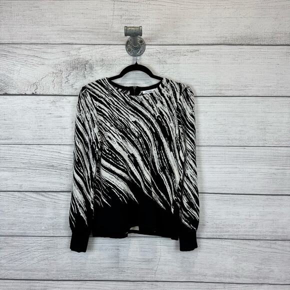 Chico's Women's Black & White Knit Zebra Printed Sweater Top Size Medium - Picture 1 of 7